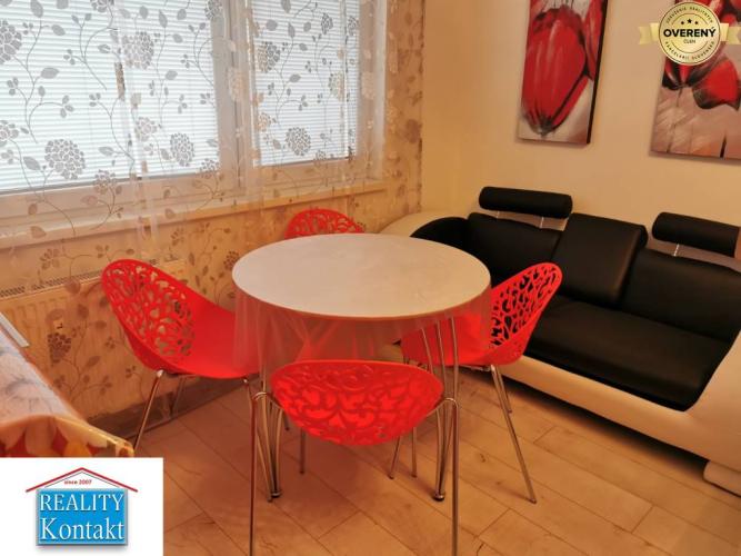 Reality Ponúkame na prenájom 1-izbový byt v N. Zámkoch