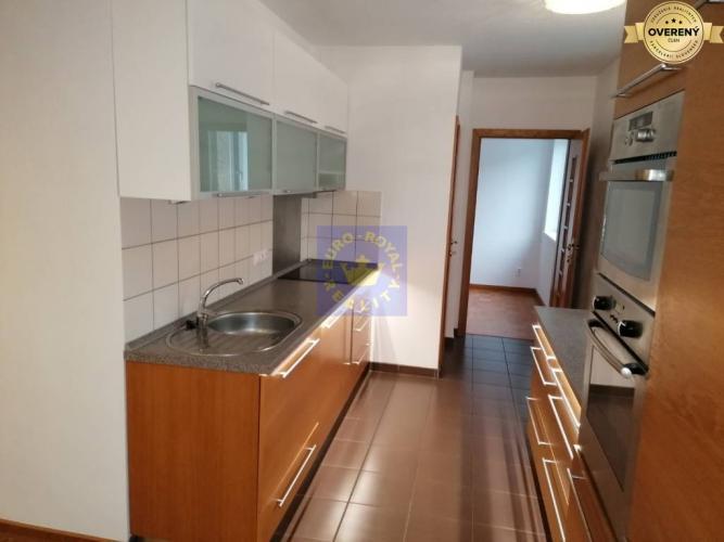 Reality Na prenájom 3 izbový byt s podlahovým kúrením kompletná rekonštrukcia