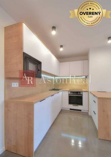 Reality Súrne hľadám pre klienta 4-izbový byt v Púchove