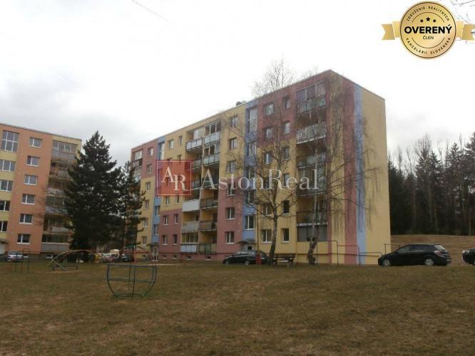 Reality Súrne hľadám pre klienta 3-izbový byt v Považskej Bystrici