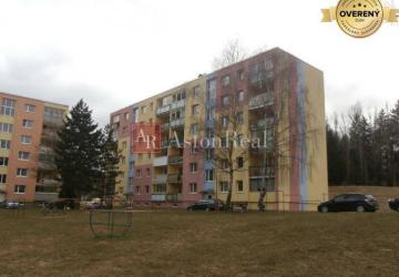 Reality Súrne hľadám pre klienta 3-izbový byt v Považskej Bystrici