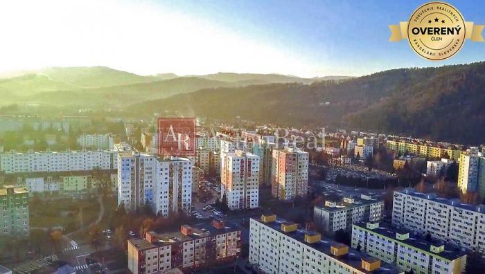 Reality Súrne hľadám pre našu klientku 1-izbový byt v Púchove