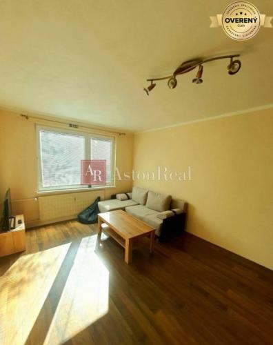 Reality Súrne hľadám pre klientku 2-izbový byt po kompletnej rekonštrukcii