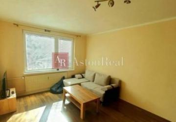 Reality Súrne hľadám pre klientku 2-izbový byt po kompletnej rekonštrukcii