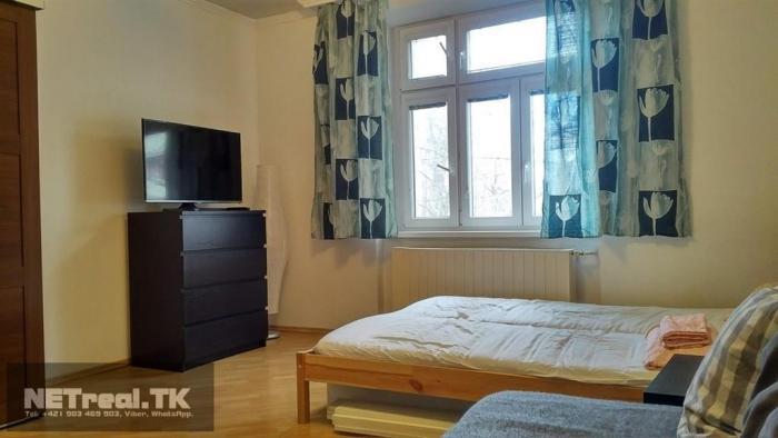 Reality - OBSADENÝ - BLÍZKO CENTRAL - 1-izb. byt - Tehlový dom - Mestská ul. - NETreal.TK -