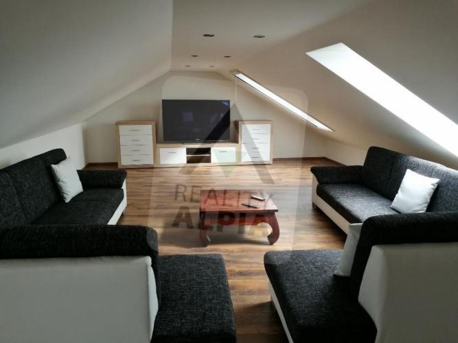 Reality 5 a viac-izbový byt byt, Nesvady