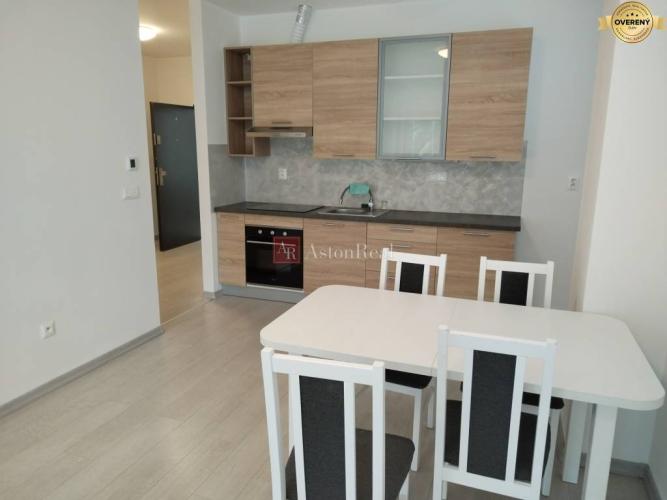 Reality Prenajom 2 - izbový byt 55 m2 v Martine Priekope s Balkónom