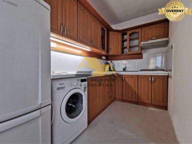 Reality Prenajmem 2 izbový byt v Nových Zámkoch