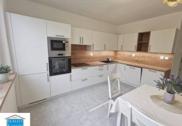 Reality Ponúkame na prenájom 1-izbový byt v Nových Zámkoch