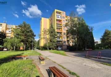 Reality Zariadený 3-izbový byt s väčšou loggiou na sídlisku Valová