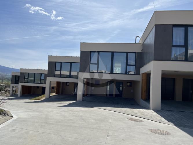 Reality 5 a viac-izbový byt byt, Bojnice