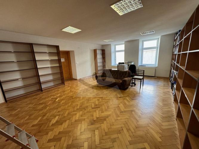 Reality 5 a viac-izbový byt byt, Liptovský Mikuláš, Centrum, Moyzesova