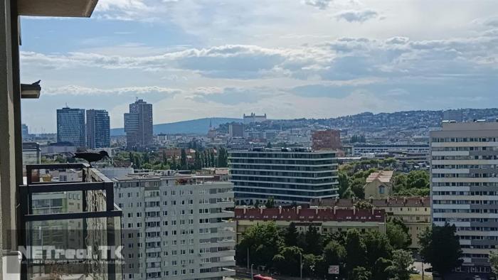 Reality - PREDANÝ -UNIVERSO – Atraktívny 2-izbový byt s terasou a panoramatickým výhľadom – 16. po