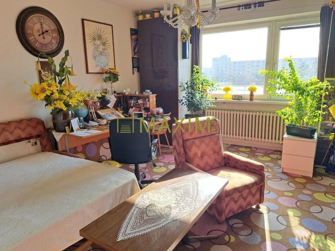 Reality Tehlový 3 izbový byt na Chrenovej 4, 2x loggia, garáž, klimatizácia