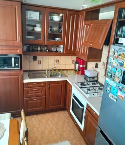 Reality 3 - izbový byt na  ulici F.  Malovaného