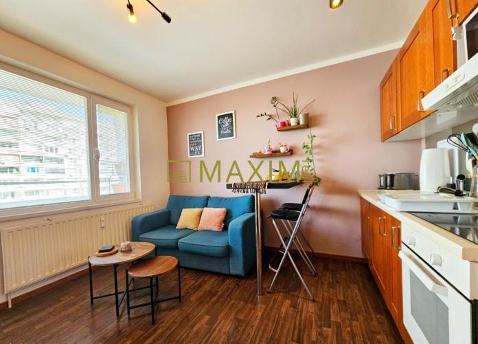 Reality Ponúkame na predaj 2-garsónka na Šustekovej ulici