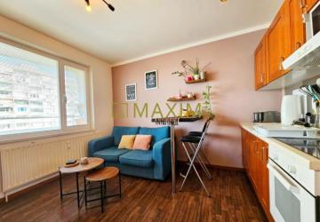 Reality Ponúkame na predaj 2-garsónka na Šustekovej ulici