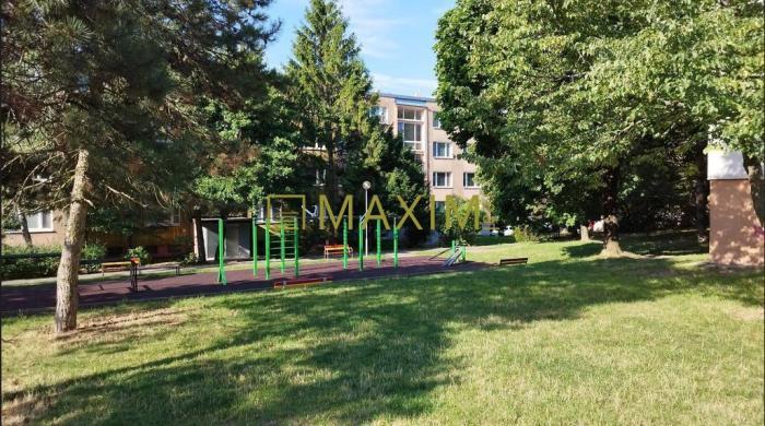 Reality Ponúkame 4 izbový byt na ulici Bárdošová v Bratislave