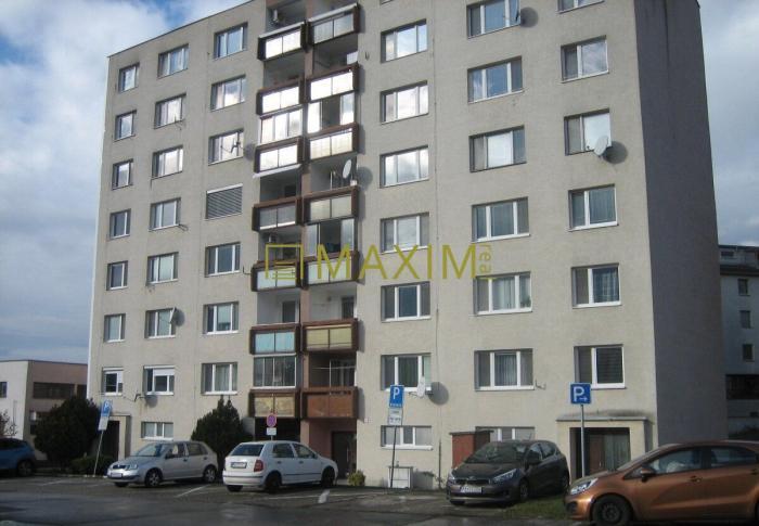 Reality PREDAJ - veľký 3- izbový byt s loggiou na Jilemníckého ulici