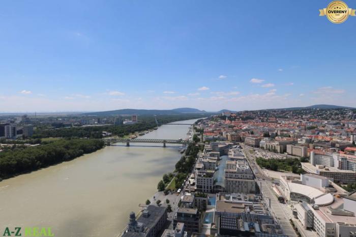 Reality Prenájom luxusného 3 izbového bytu v objekte EUROVEA TOWER
