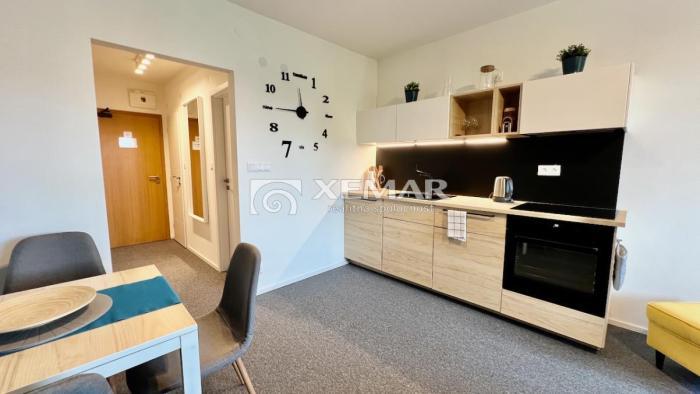 Reality Na predaj zariadený apartmán v Bešeňovej – MyMara