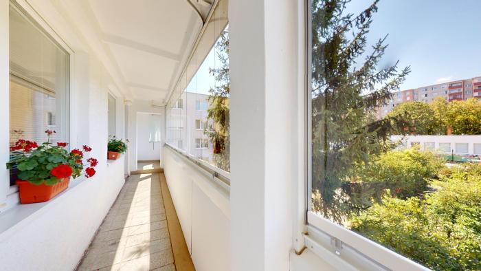 Reality Príjemný 4i. byt 100m2, Batkova ul., Dúbravka, 2/4p., loggia 14m2, pivnica, voľné od 01.09.