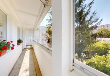 Reality Príjemný 4i. byt 100m2, Batkova ul., Dúbravka, 2/4p., loggia 14m2, pivnica, voľné od 01.09.