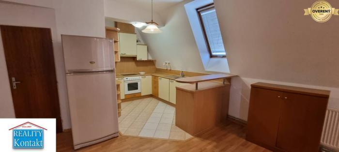 Reality Na prenájom pekný a priestranný 3 izbový byt v Nových Zámkoch