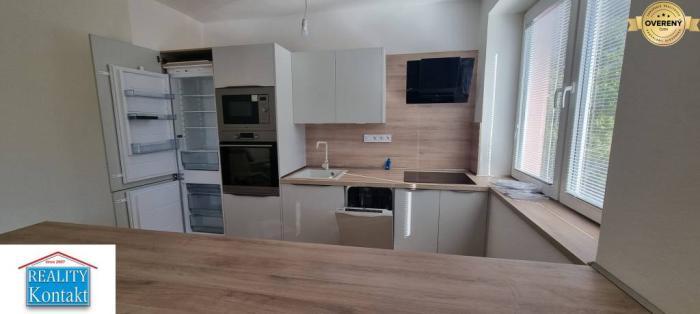Reality Na prenájom veľmi pekný a priestranný 3 izbový byt v Nových Zámkoch