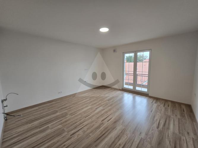 Reality garsónka, Komárno