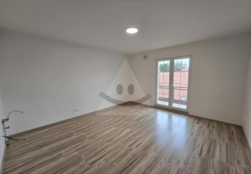 Reality garsónka, Komárno