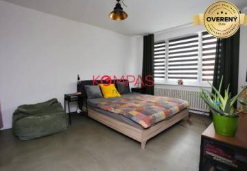 Reality KOMPLETNE PREROBENÝ AJ ZARIADENÝ 2-IZB. BYT S LODŽIOU BEZ INVESTÍCIE