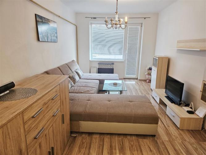 Reality PRENÁJOM 2-izbového bytu v Senici – Moyzesova ulica