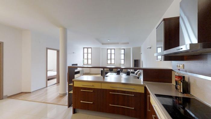 Reality Novostavba 21i. byt 80m2, Zámocká ul., priamo pod Hradom, extra 1x GP, 2/4p. výťah