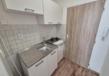 Reality garsónka, Komárno