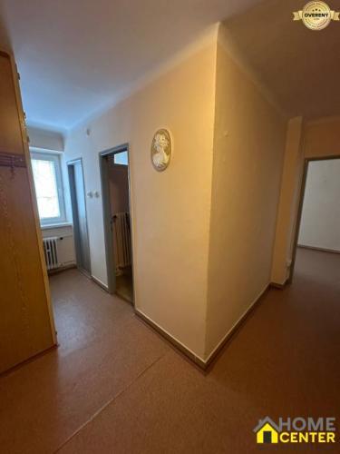 Reality PREDAJ : 2 IZBOVÝ TEHLOVÝ BYT V KOMÁRNE