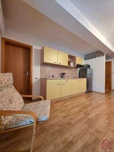 Reality REZERVOVANE: Apartmán, Nová Lesná, 46m2 + balkón, park. miesto