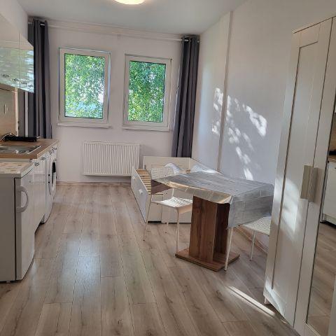 Reality Ponúkame na prenájom príjemnú garsónku v mestskej časti Bratislava