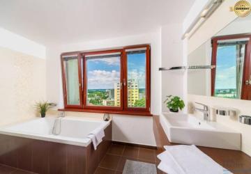 Reality Slnečný 3-izbový byt, loggia, výhľad, zeleň, poloha, L.Dérera, Kramáre