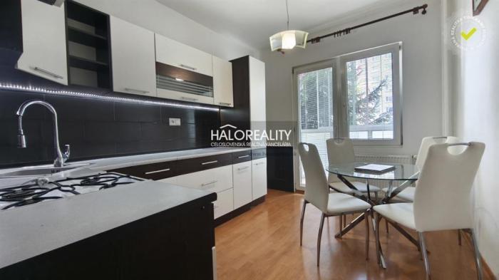 Reality REZERVOVANÉ - Predaj, trojizbový byt Banská Štiavnica - EXKLUZÍVNE HALO REALITY