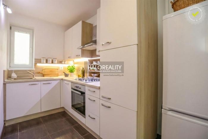 Reality REZERVOVANÉ - Predaj, trojizbový byt Považská Bystrica, Lánska - EXKLUZÍVNE HALO REALITY