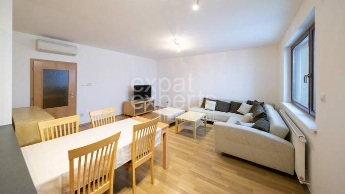 Reality Priestranný 3i byt 88 m2, s A/C, zaskleným balkónom a parkovaním