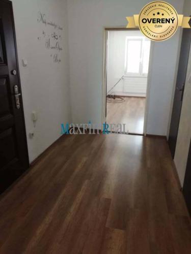 Reality !!ZNÍŽENÁ CENA!! MAXFIN REAL - Predaj bytu v Nových Zámkoch