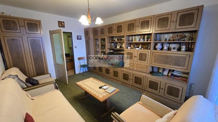 Reality Ponúkame exkluzívne na predaj 3-izb. byt v Leviciach na ulici M.R.Štefánika o celkovej rozlohe 6