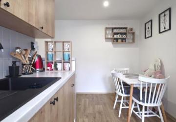 Reality PNORF – 2i byt, 71 m², balkón, 2 pivnice, rekonštrukcia, nezávislé vykurovanie, park pri Váhu