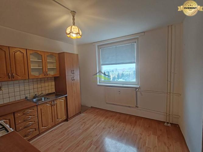 Reality Rezervované Trojizbový byt  Lúčna