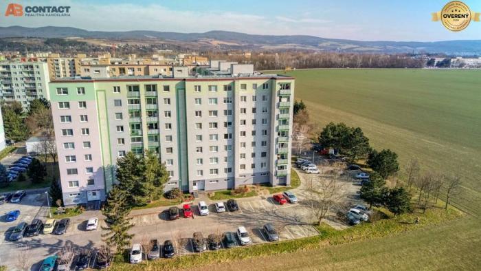 Reality Na predaj priestranný štvorizbový byt s dvoma kúpeľňami