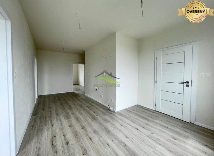 Reality Priestranný 3 izbový byt na sídlisku SNP - 75 m2