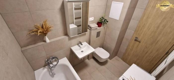 Reality Nový 2-izb. priestor s pred-záhradkou a parkovaním.