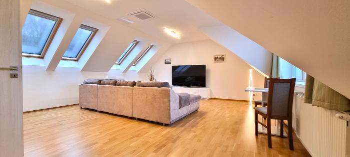 Reality ŽIADNA PROVÍZIA REALITKE /  MODERNÝ 3i. BYT 123m2 V CENTRE BRATISLAVY - ZÁMOCKÁ UL.